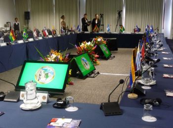 Interpretación simultánea en cabina en Trujillo