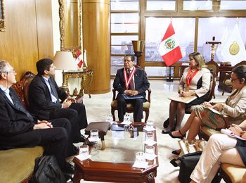 Interpretación con equipos portátiles en la Fiscalía de la Nación