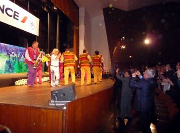 Interpretación consecutiva en una actividad artística en un teatro, Lima